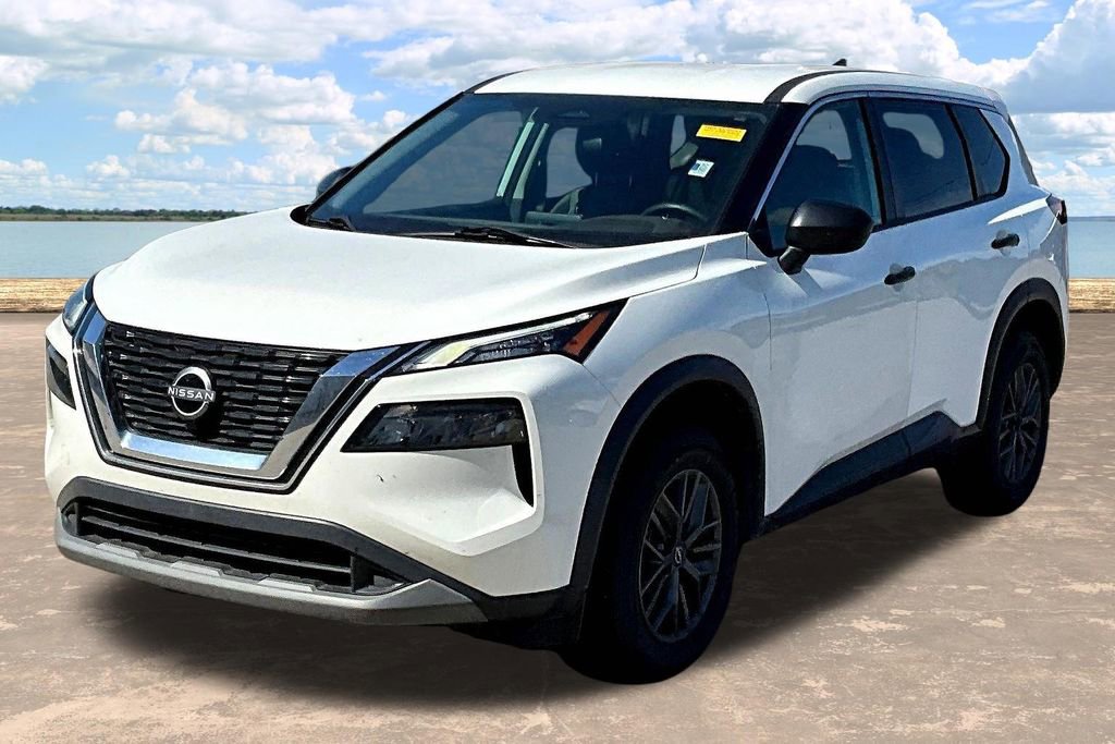 Used 2022 Nissan Rogue S FWD image 2