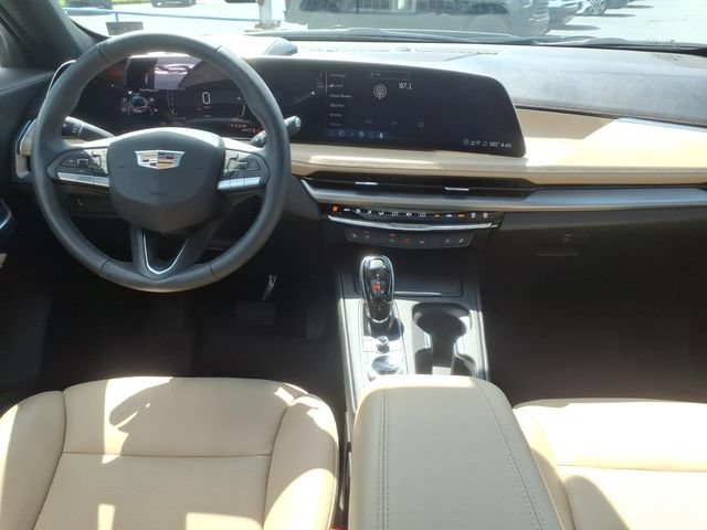 Used 2025 Cadillac XT4 Premium Luxury w/ Technology Package AWD/4WD image 15
