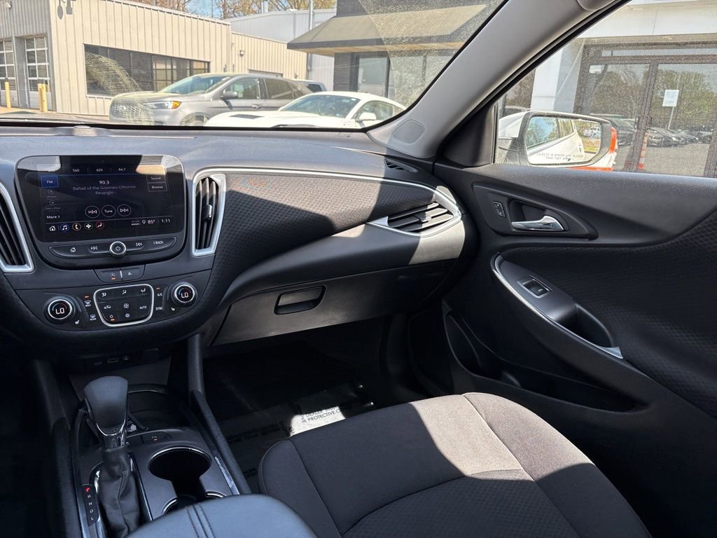 Used 2024 Chevrolet Malibu LT FWD image 11