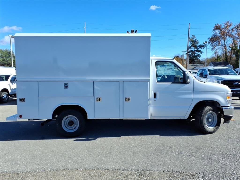 New 2026 Ford E-350 and Econoline 350 Super Duty w/ Power Equipment Group image 4