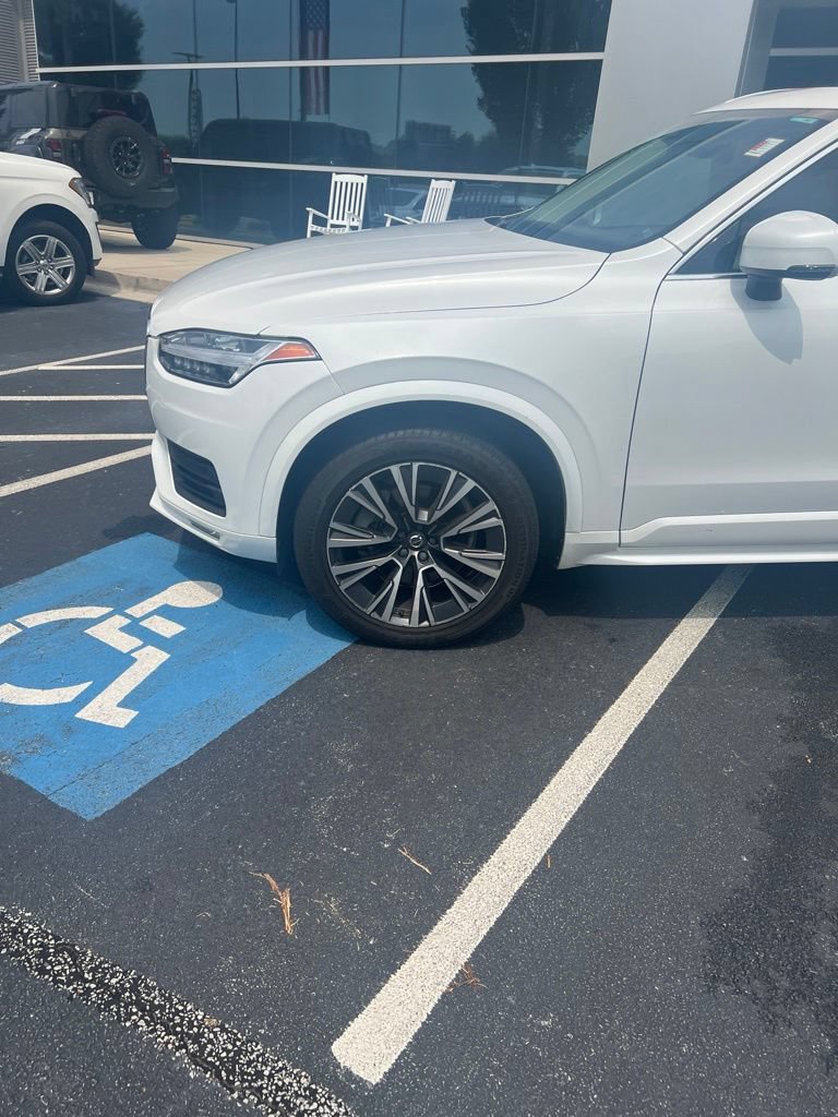 Used 2020 Volvo XC90 T5 Momentum w/ Protection Package Premier FWD image 3