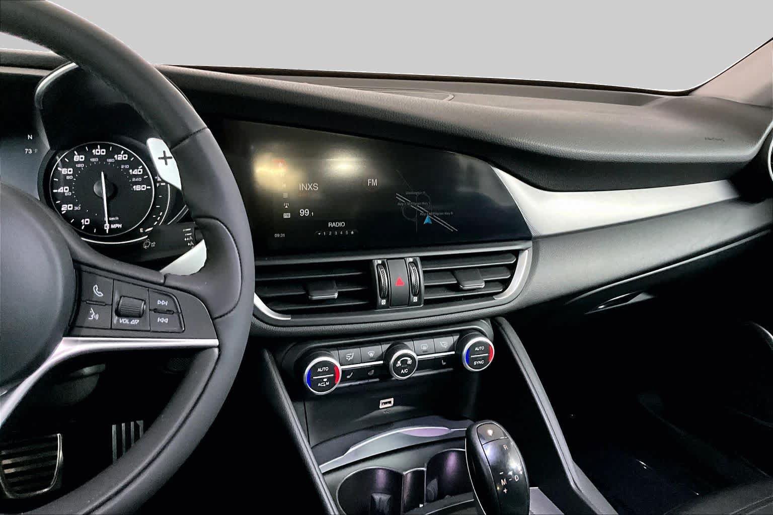 Used 2018 Alfa Romeo Giulia Ti Sport w/ Quick Order Package 22S Sport AWD/4WD image 7