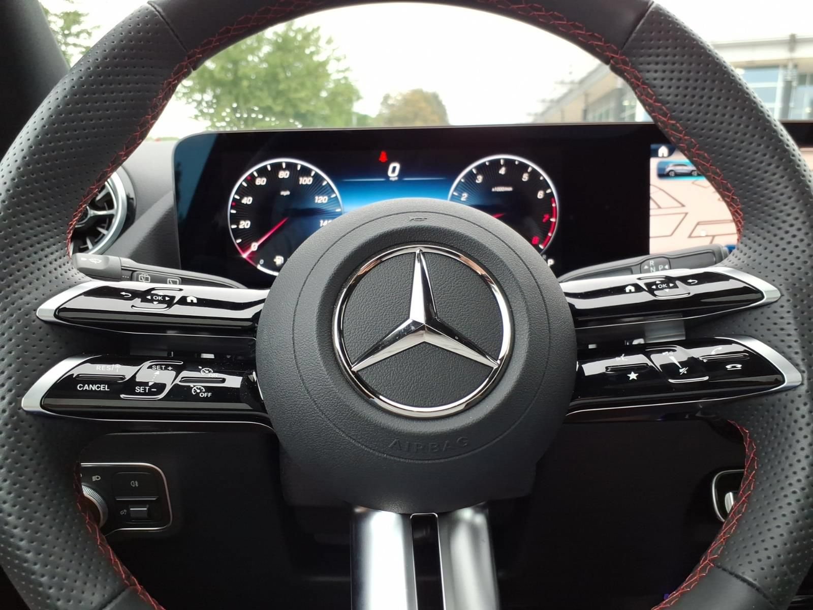 Used 2025 Mercedes-Benz GLA 250 4MATIC image 23