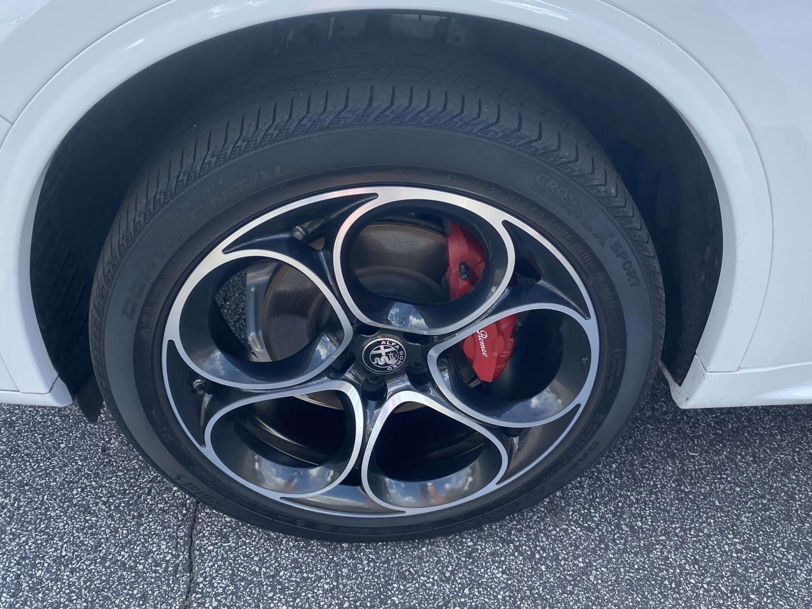 Used 2022 Alfa Romeo Stelvio Veloce image 24