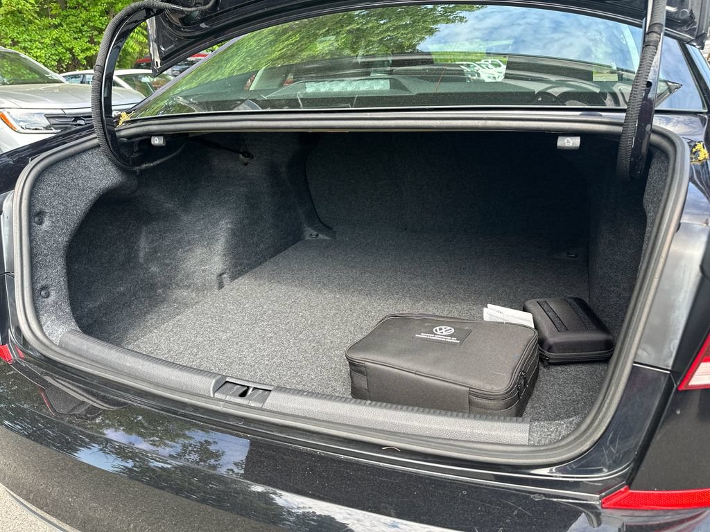 Certified 2021 Volkswagen Passat 2.0T S FWD image 19