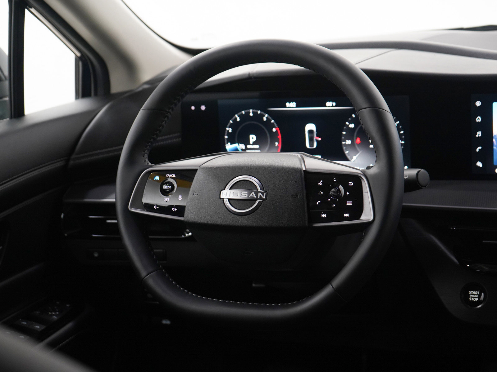 Used 2025 Nissan Murano SV image 14