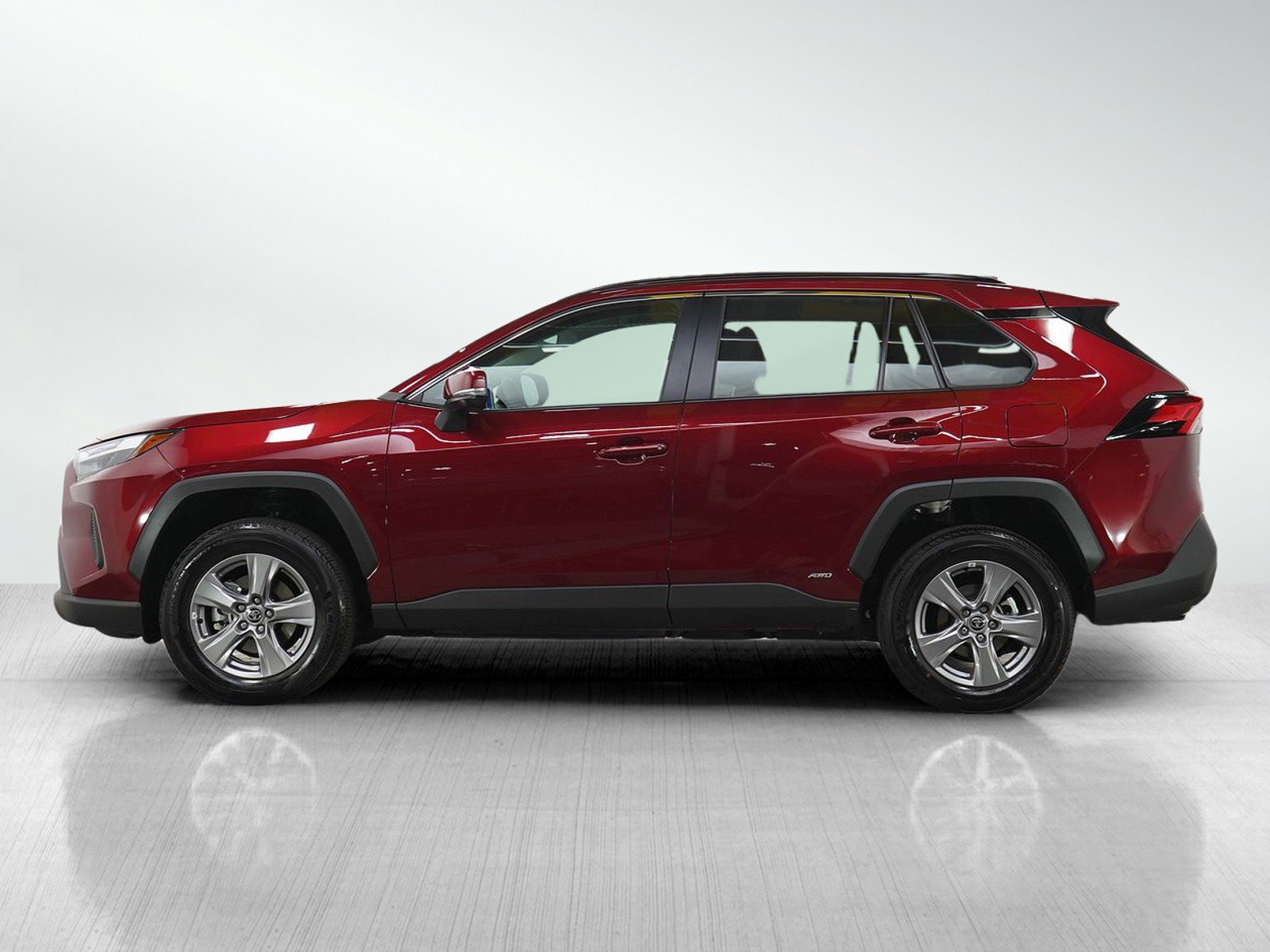 Used 2025 Toyota RAV4 LE AWD/4WD image 2