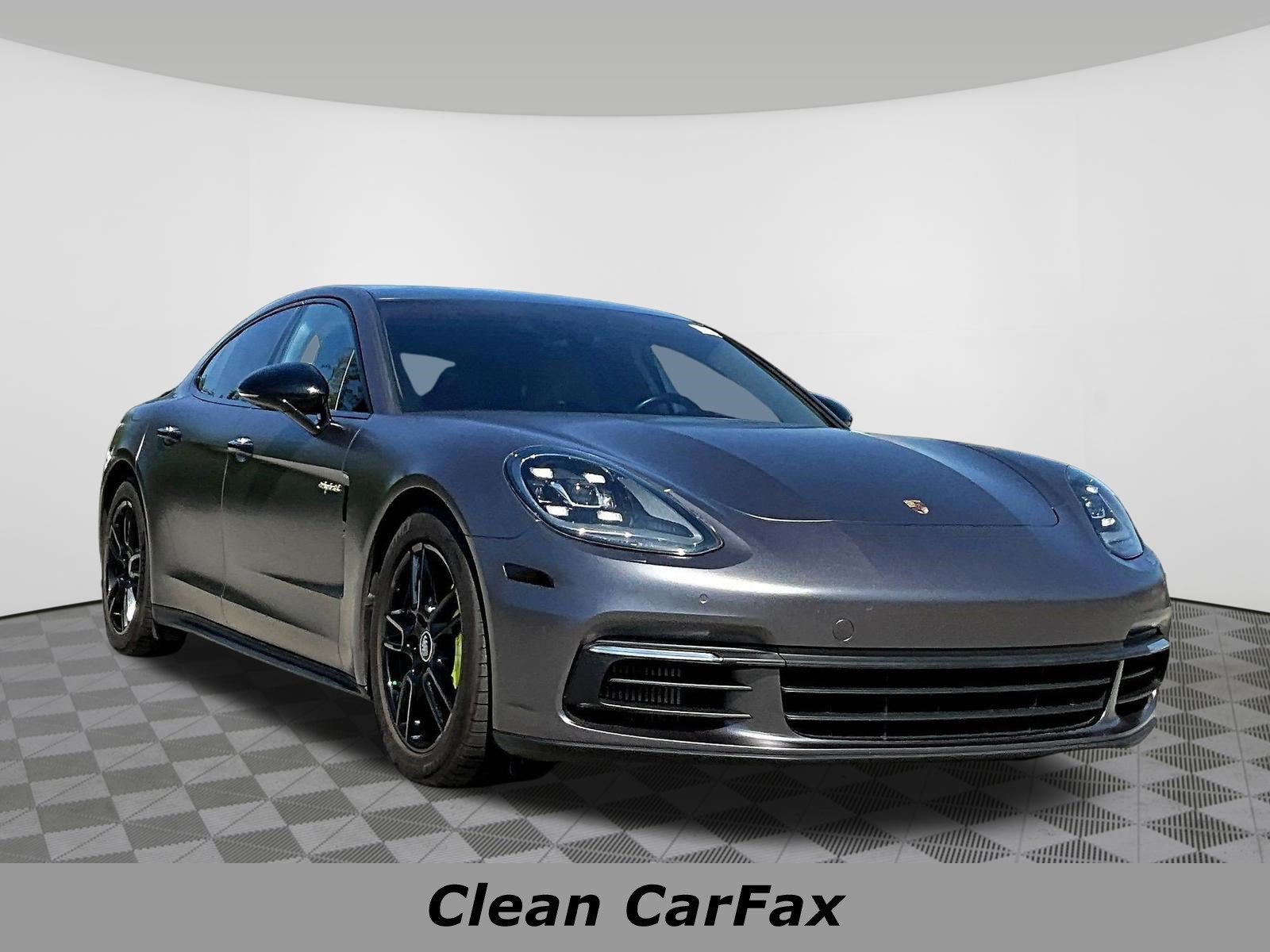 Used 2018 Porsche Panamera 4 AWD/4WD image 3