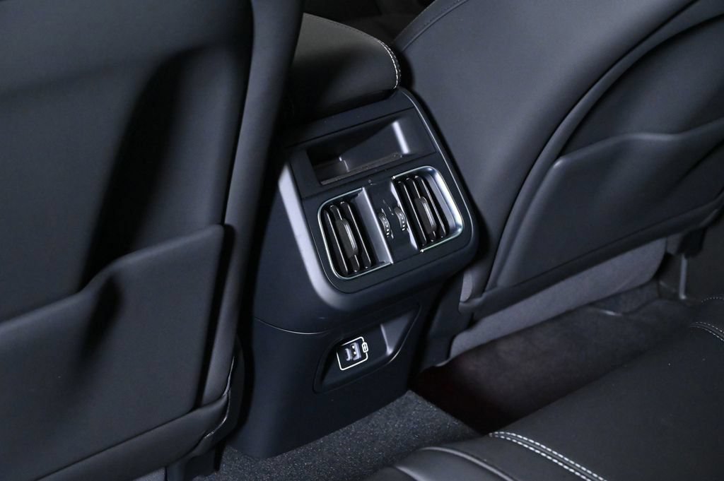 Used 2025 Maserati Grecale GT AWD/4WD image 18
