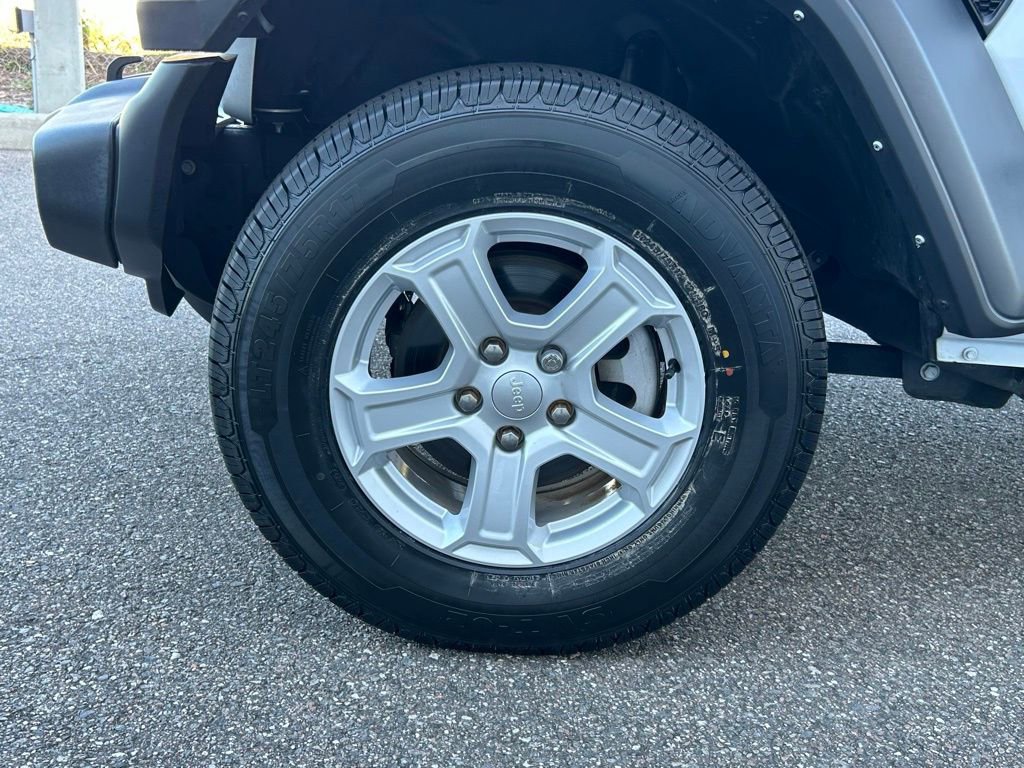 Used 2022 Jeep Wrangler Unlimited Sport image 39