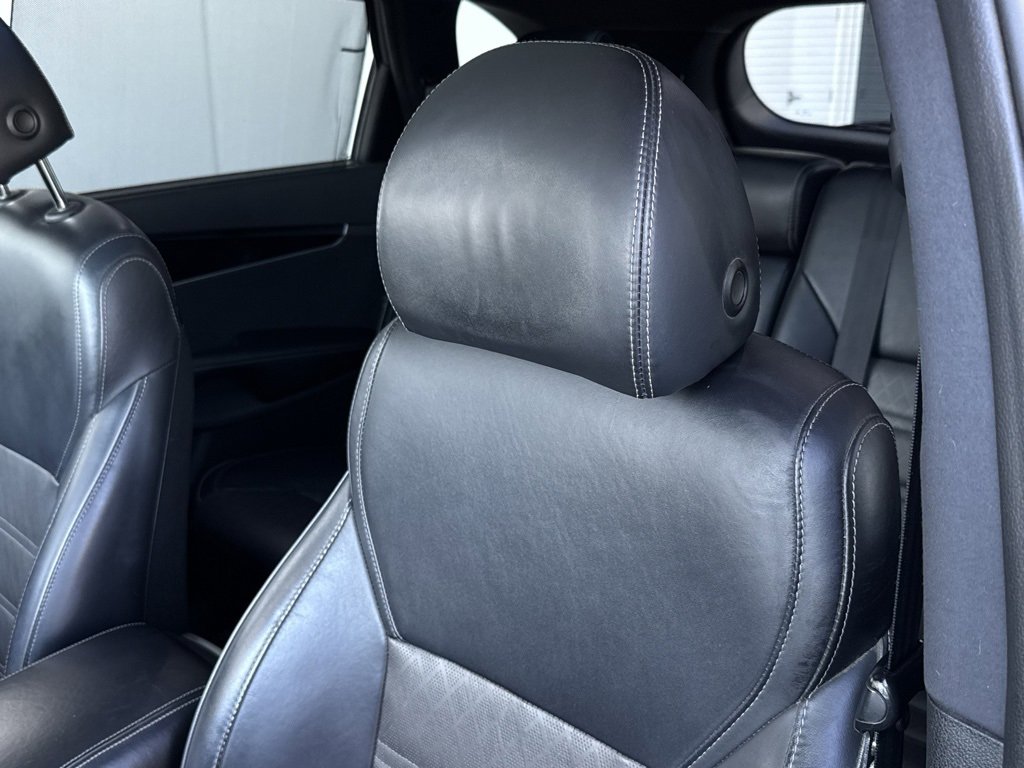 Used 2018 Kia Sorento SX image 3