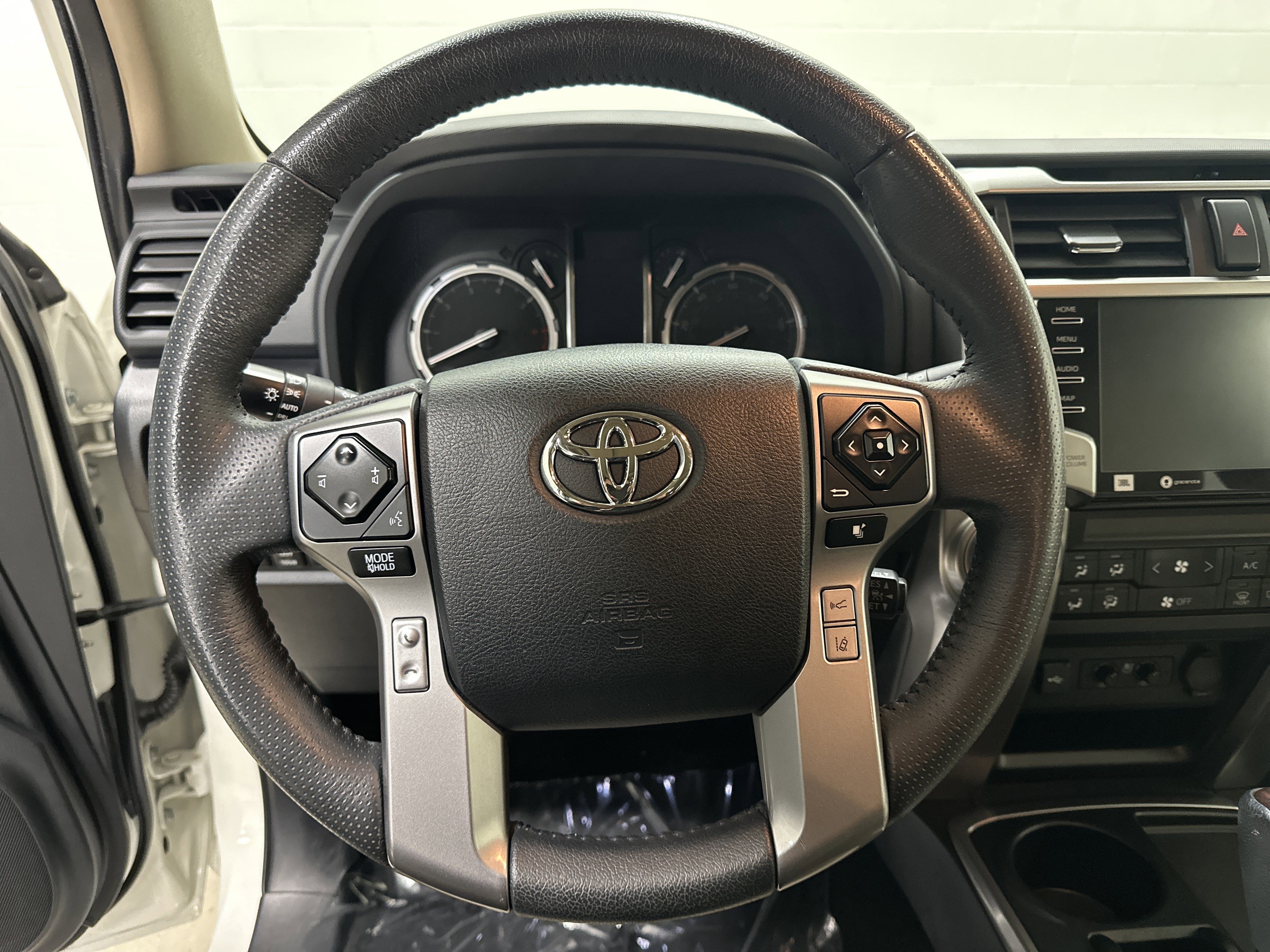 Used 2020 Toyota 4Runner Limited image 18