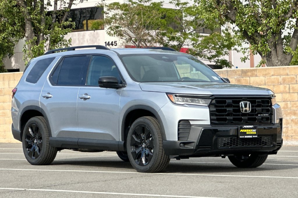 New 2026 Honda Pilot Black Edition image 2