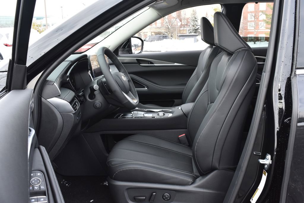 New 2026 INFINITI QX60 Luxe w/ Family Package image 10