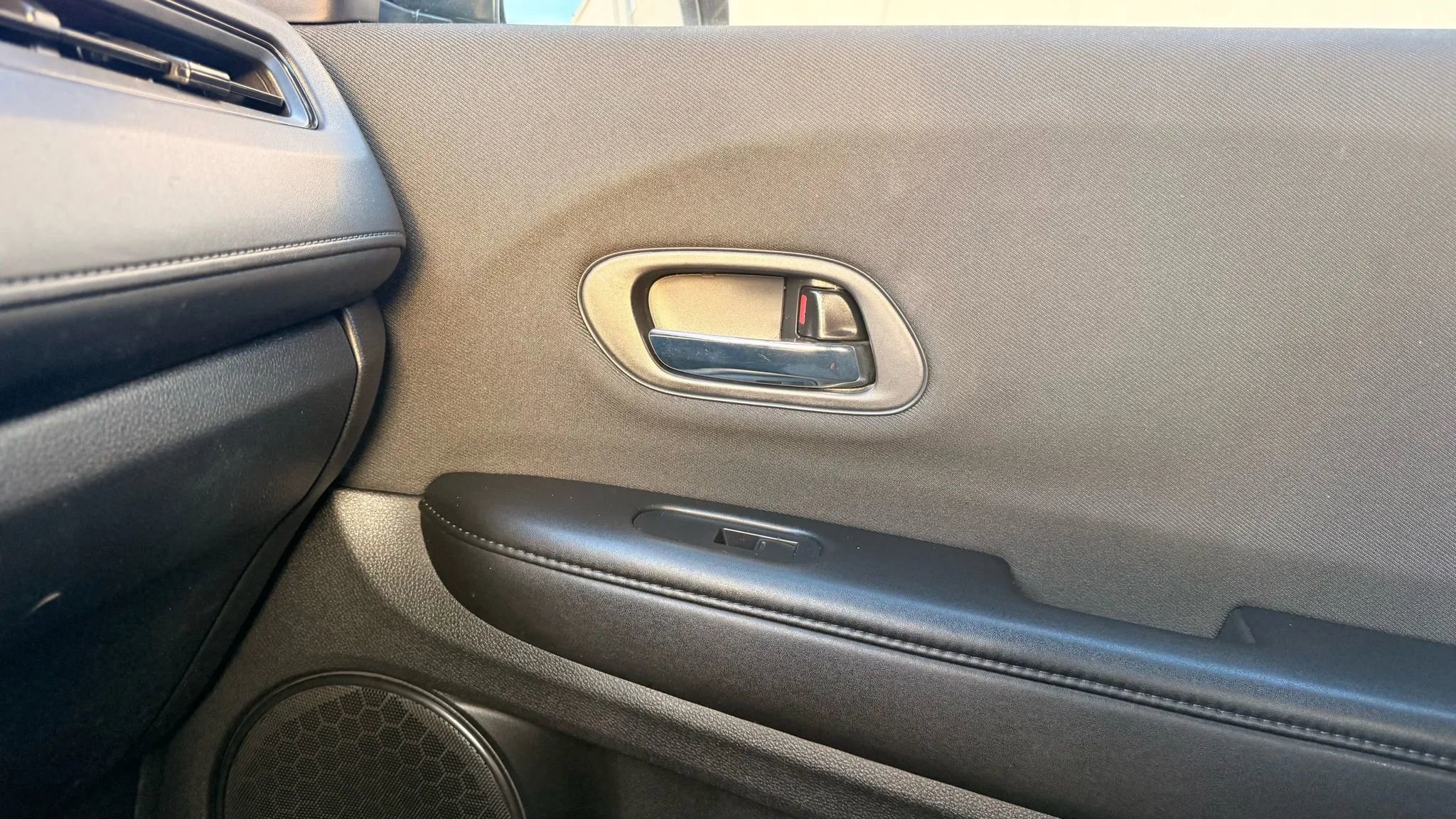 Used 2022 Honda HR-V LX image 25