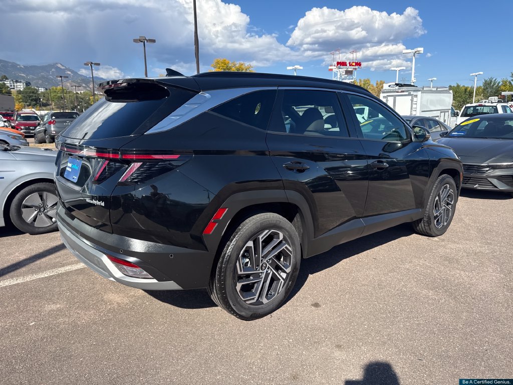 Used 2025 Hyundai Tucson Limited AWD/4WD image 25