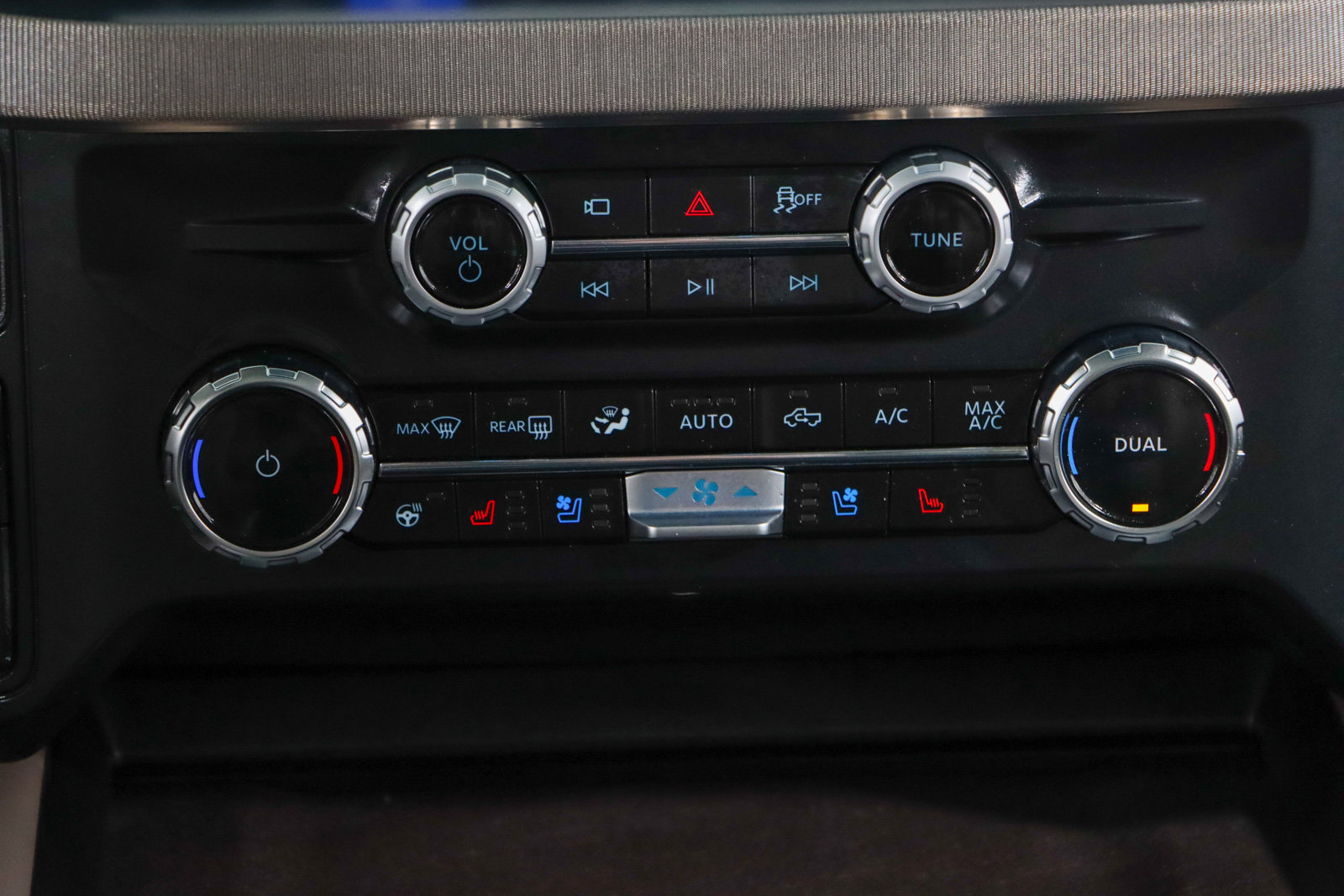 Used 2025 Ford F450 Platinum w/ Platinum Plus Package image 21