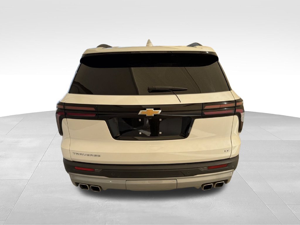 Used 2024 Chevrolet Traverse LT w/ Trailering Package FWD image 11