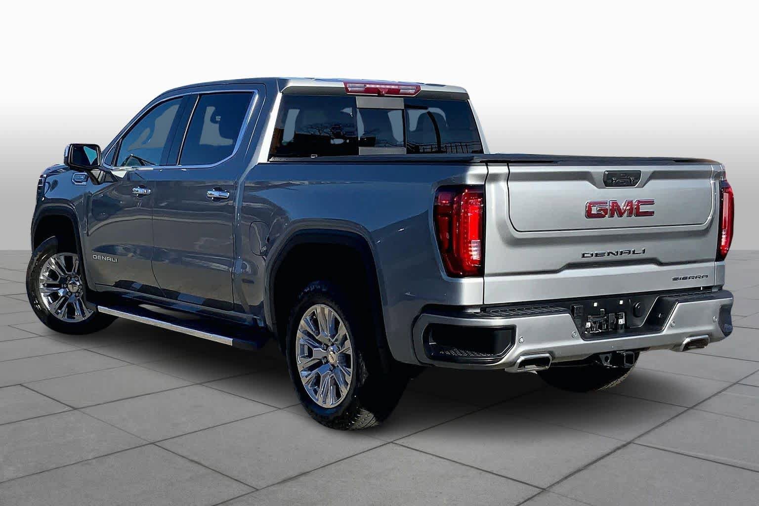 Used 2023 GMC Sierra 1500 Denali AWD/4WD image 11