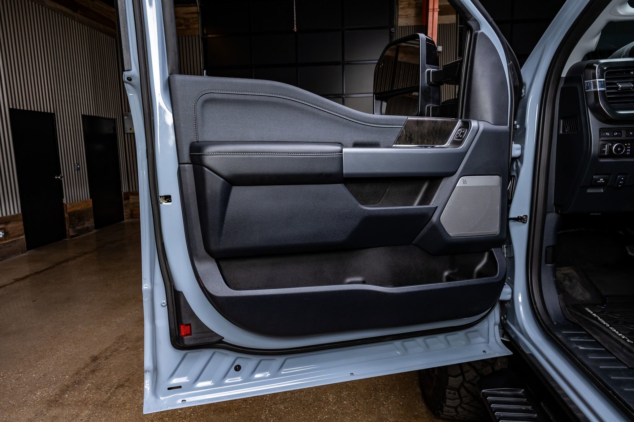 Used 2024 Ford F350 Lariat w/ Sport Appearance Package image 36