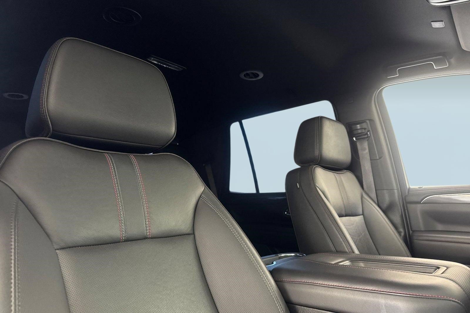 Used 2022 Chevrolet Tahoe RST w/ Luxury Package AWD/4WD image 30