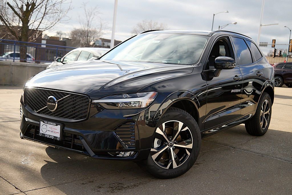 New 2026 Volvo XC60 B5 Core image 2