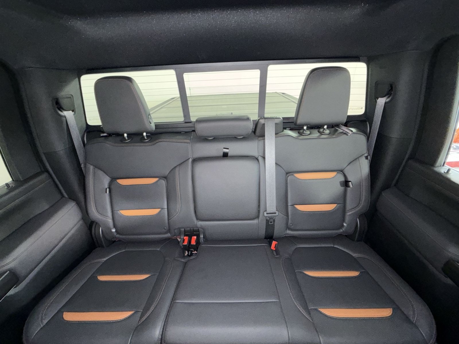 Used 2022 GMC Sierra 2500 AT4 w/ AT4 Premium Plus Package AWD/4WD image 25