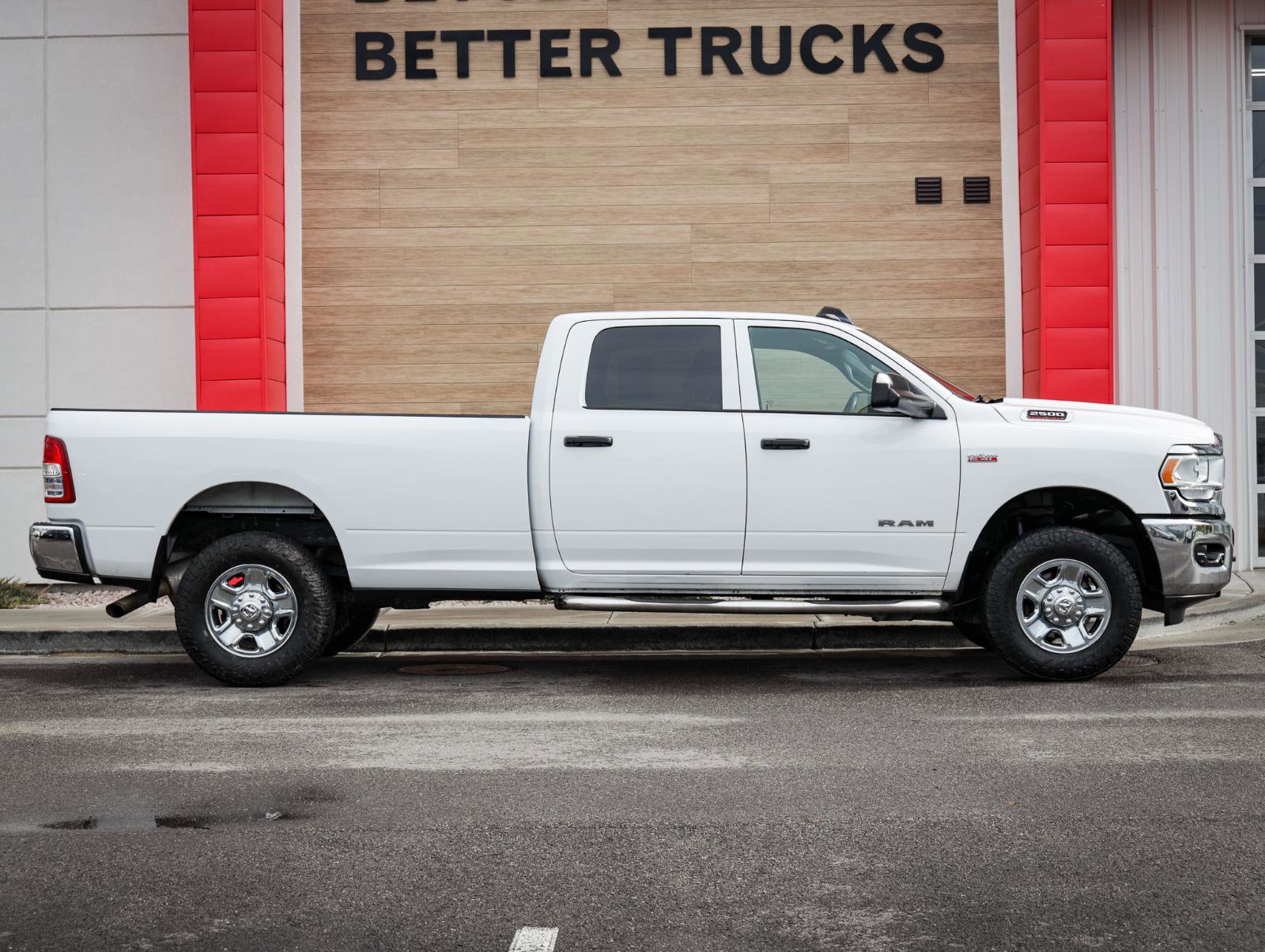 Used 2022 RAM 2500 Tradesman w/ Chrome Appearance Group AWD/4WD image 2