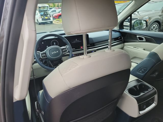 Certified 2025 Kia Carnival SX Prestige FWD image 20