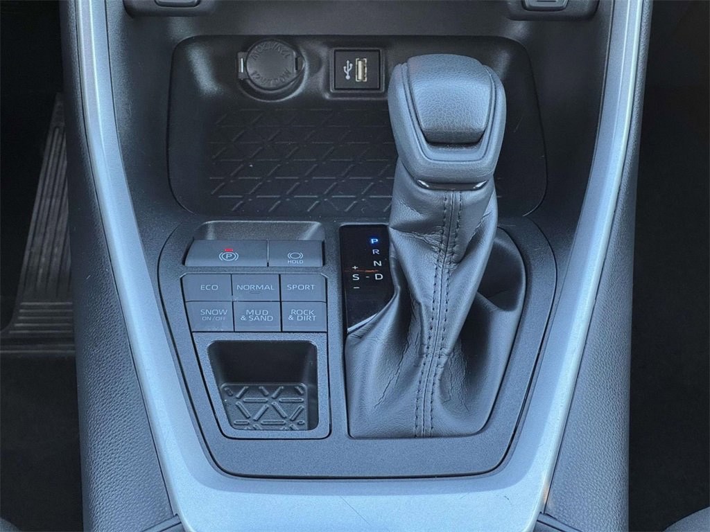 Used 2025 Toyota RAV4 LE image 6