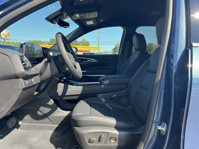 New 2026 Chevrolet Traverse LT w/ Driver Confidence Package image 16