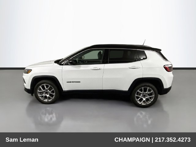 Used 2025 Jeep Compass Limited AWD/4WD image 4