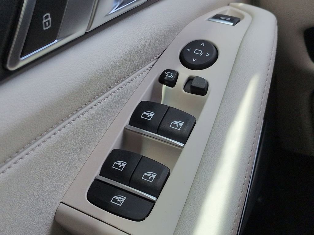 New 2026 BMW X5 xDrive50e w/ Executive Package image 25