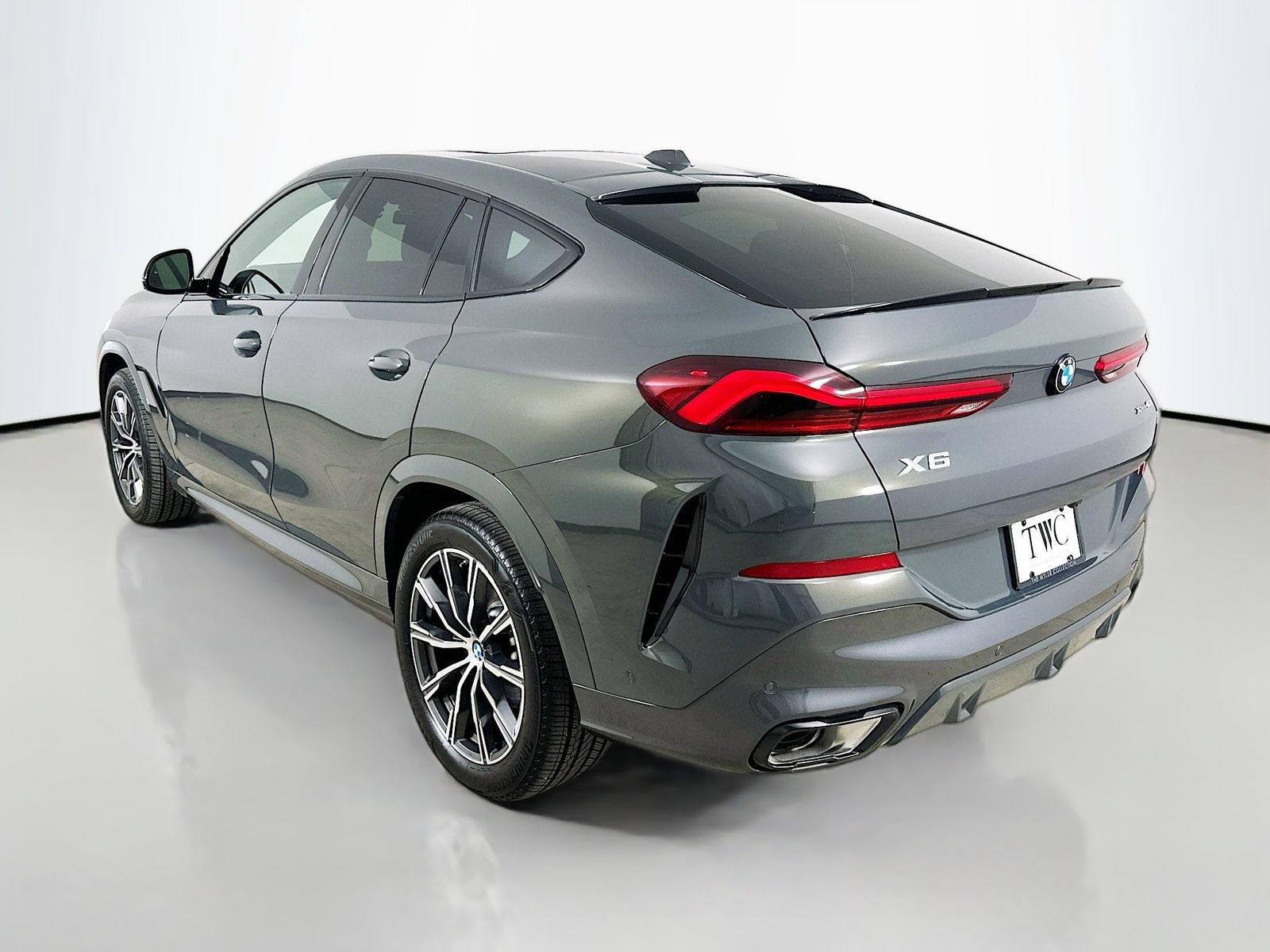 New 2026 BMW X6 xDrive40i w/ Climate Comfort Package AWD/4WD image 7