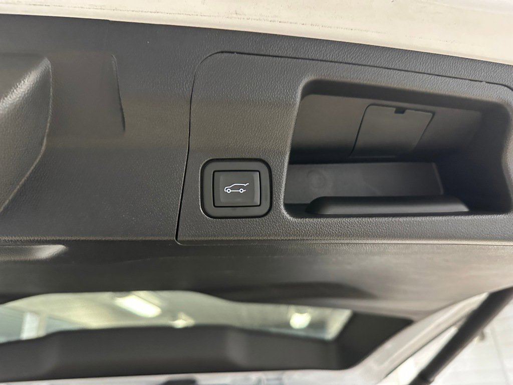 Certified 2023 GMC Acadia SLE w/ Driver Convenience Package image 24