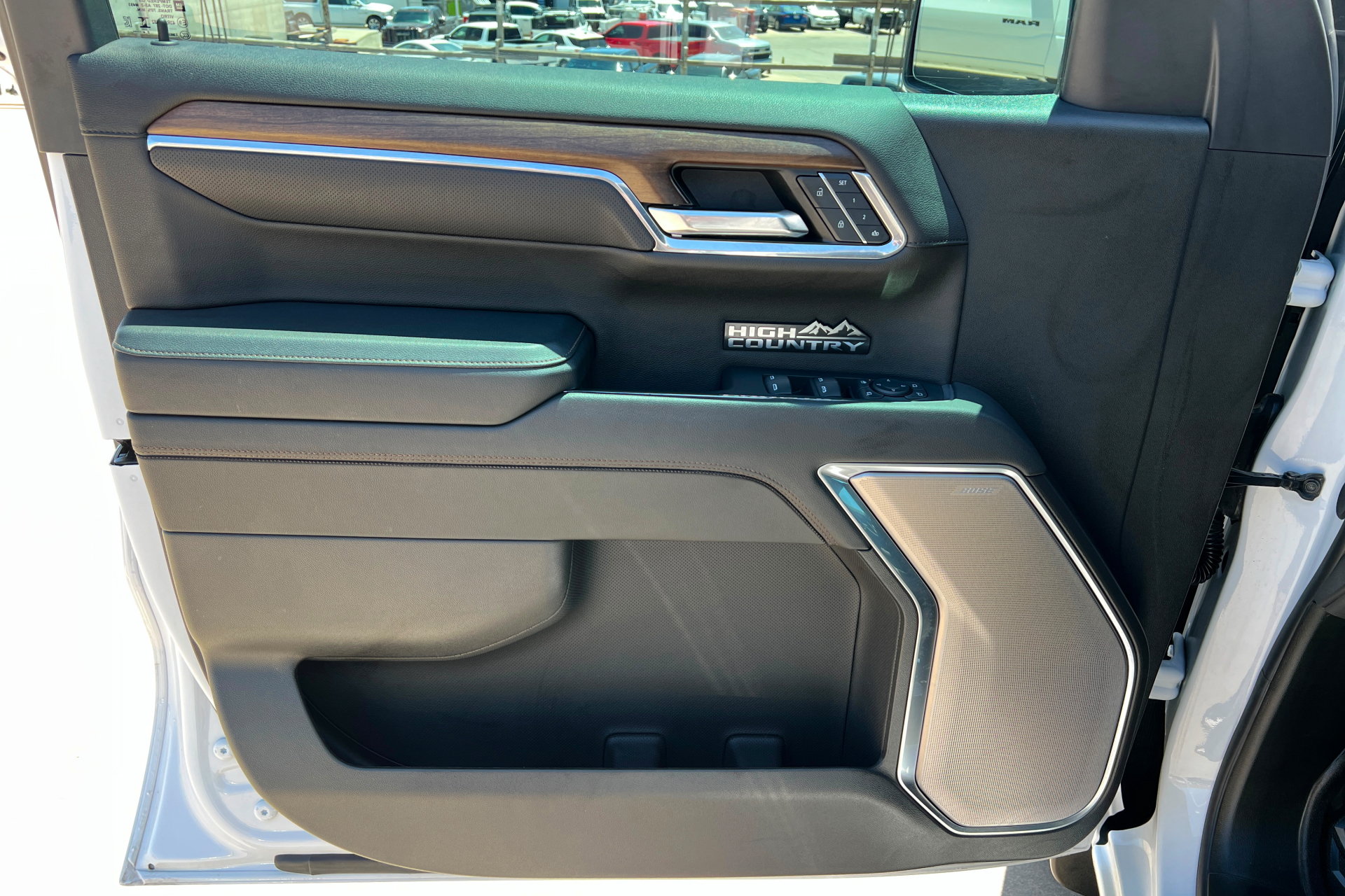 Used 2024 Chevrolet Silverado 1500 High Country w/ Technology Package AWD/4WD image 15