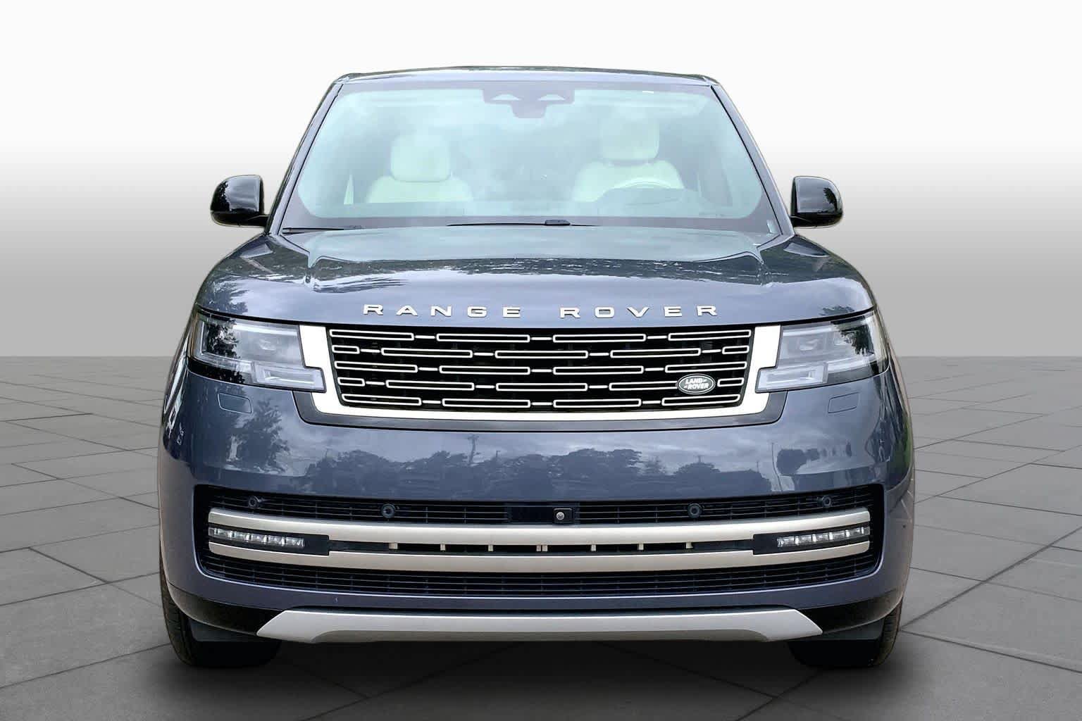 Used 2024 Land Rover Range Rover SE AWD/4WD image 4