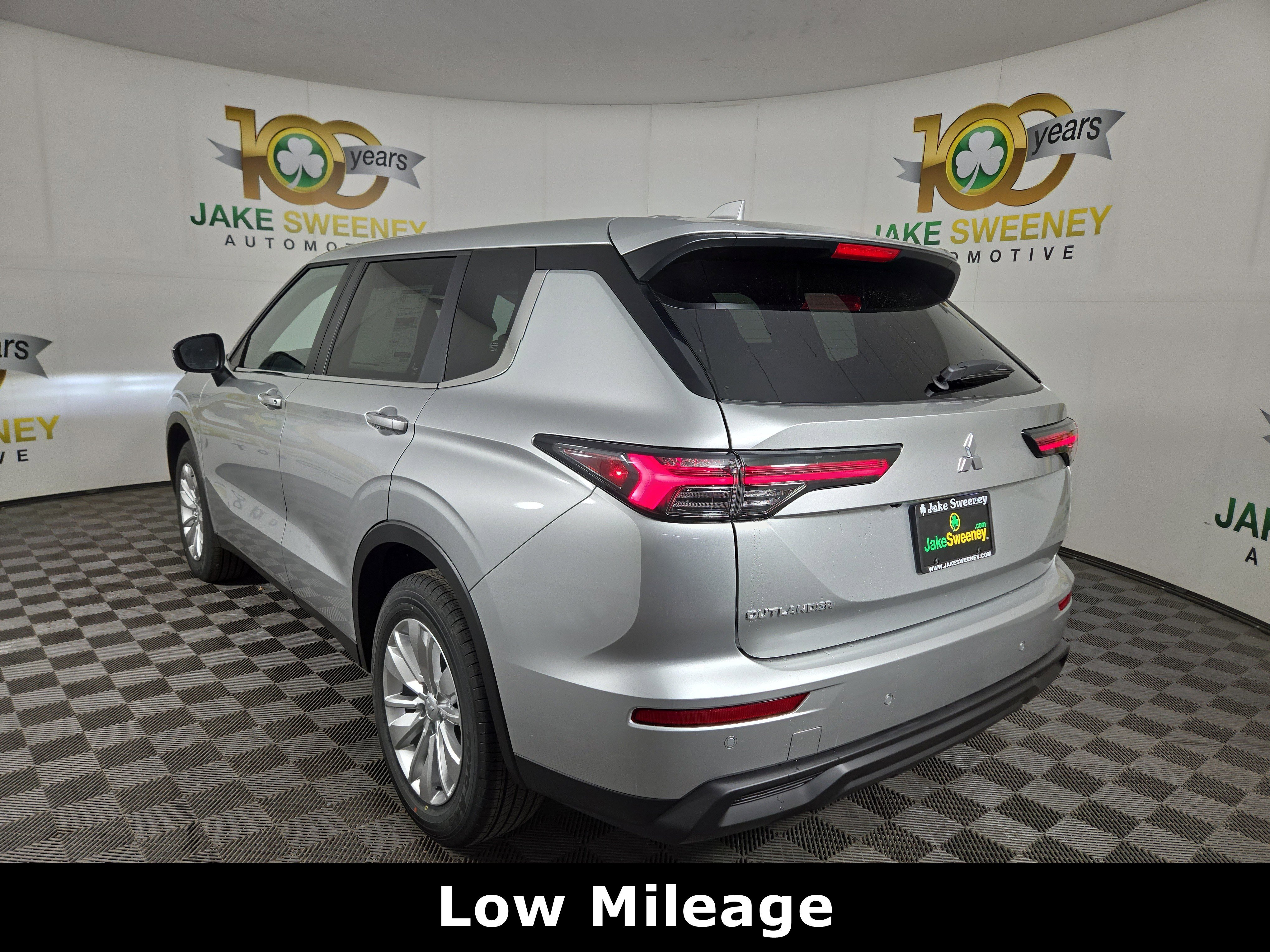 New 2026 Mitsubishi Outlander ES image 5