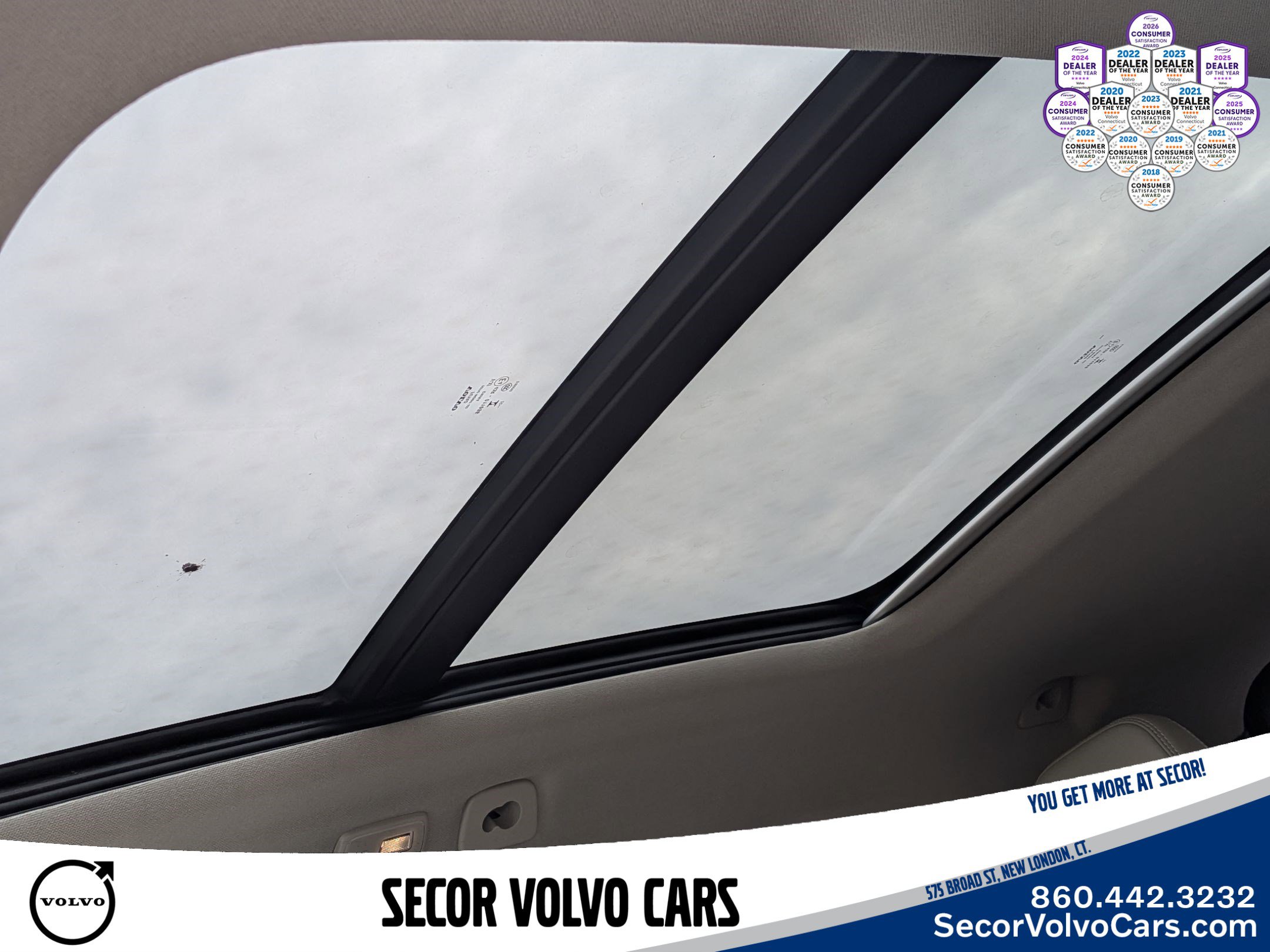 Certified 2023 Volvo XC40 B5 Plus w/ Driver Assist Package AWD/4WD image 14