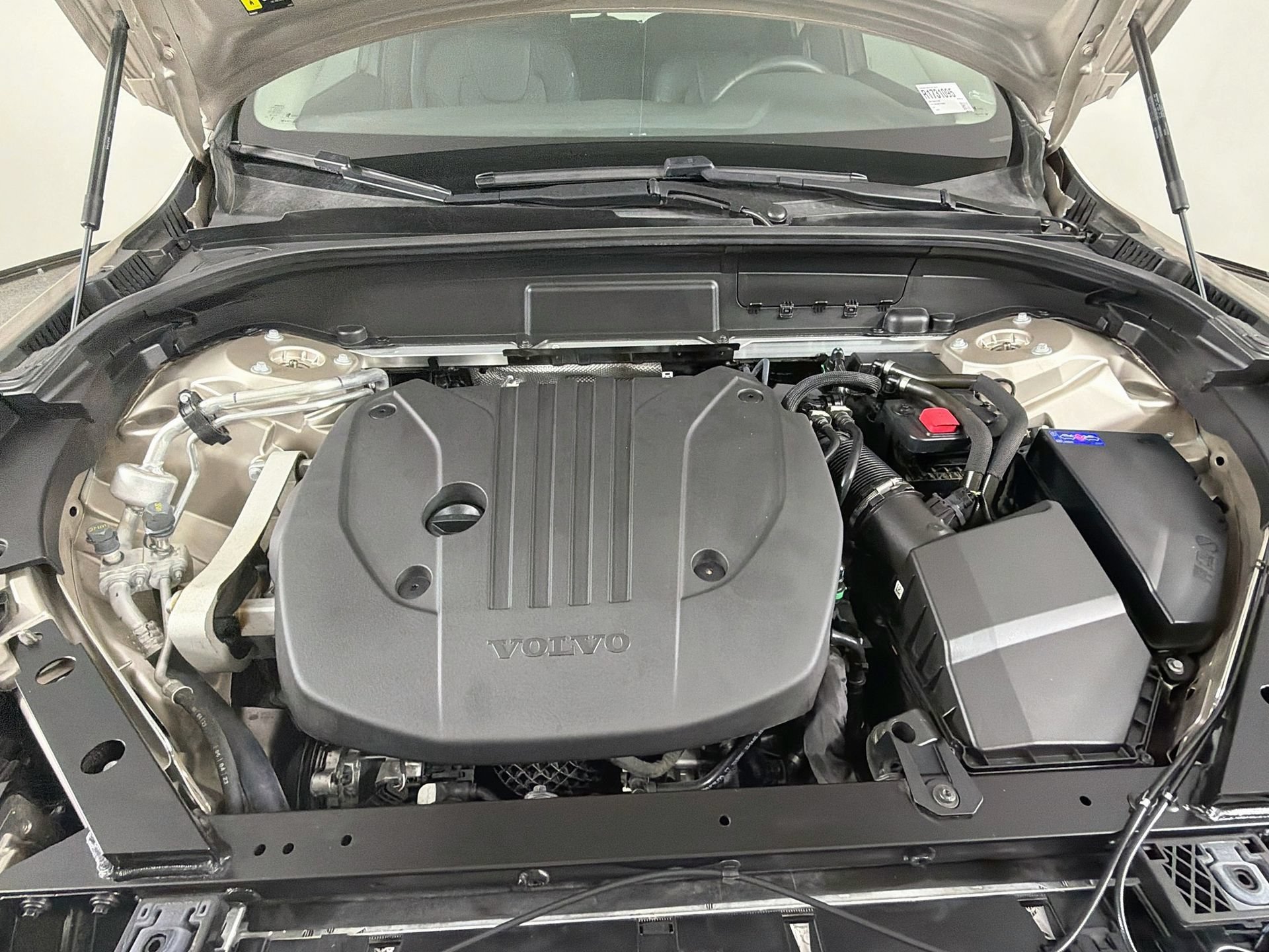 Certified 2024 Volvo XC60 B5 Plus AWD/4WD image 30