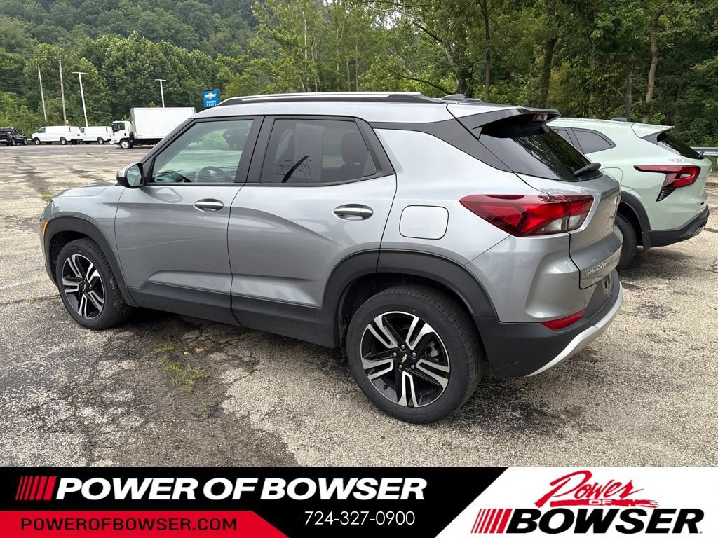 Used 2023 Chevrolet TrailBlazer LT FWD image 3
