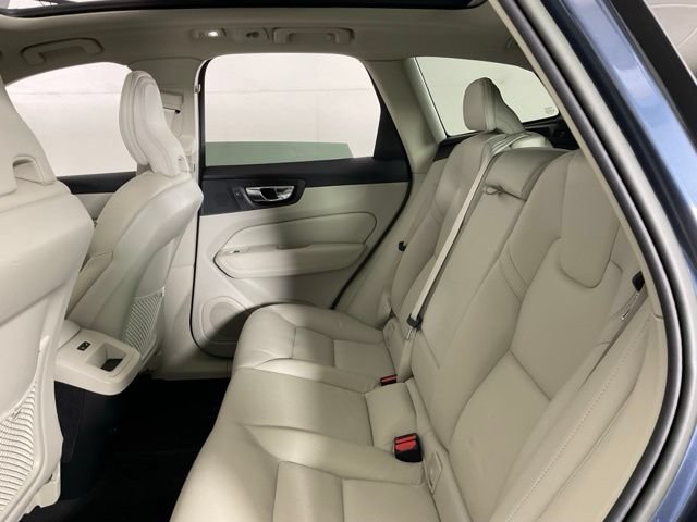 Used 2023 Volvo XC60 B5 Plus w/ Climate Package AWD/4WD image 34