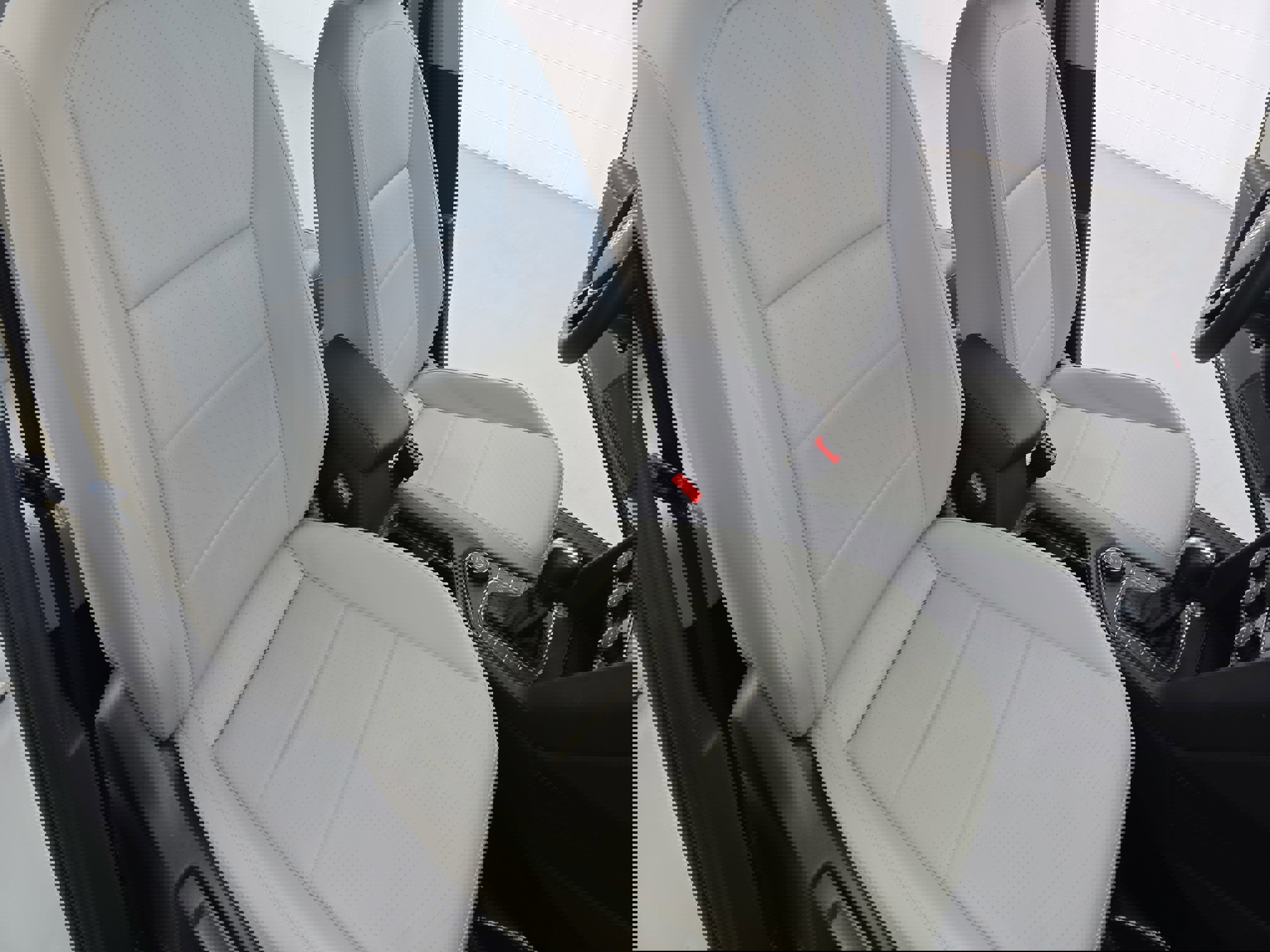 Certified 2020 Volkswagen Tiguan SEL w/ 3rd Row Seat Package image 10