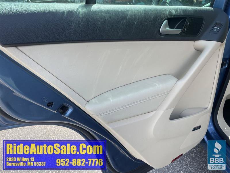 Used 2017 Volkswagen Tiguan SEL AWD/4WD image 11