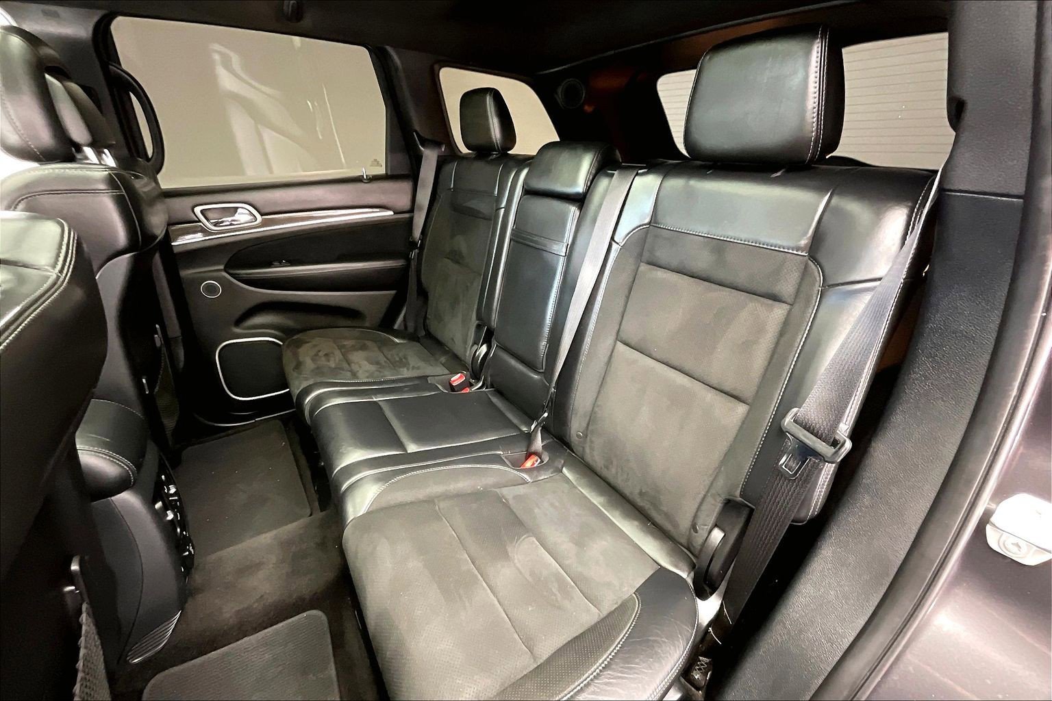 Used 2018 Jeep Grand Cherokee SRT w/ Trailer Tow Group IV AWD/4WD image 19