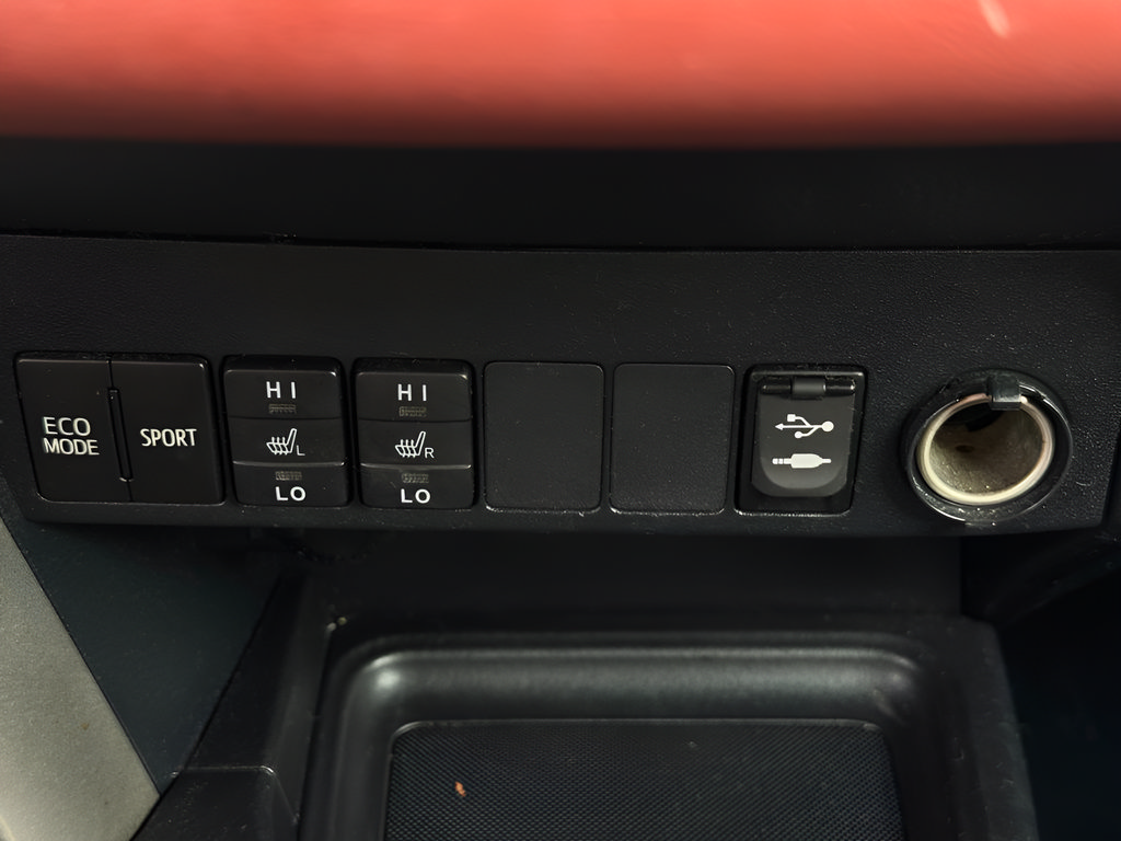 Used 2013 Toyota RAV4 Limited FWD image 30