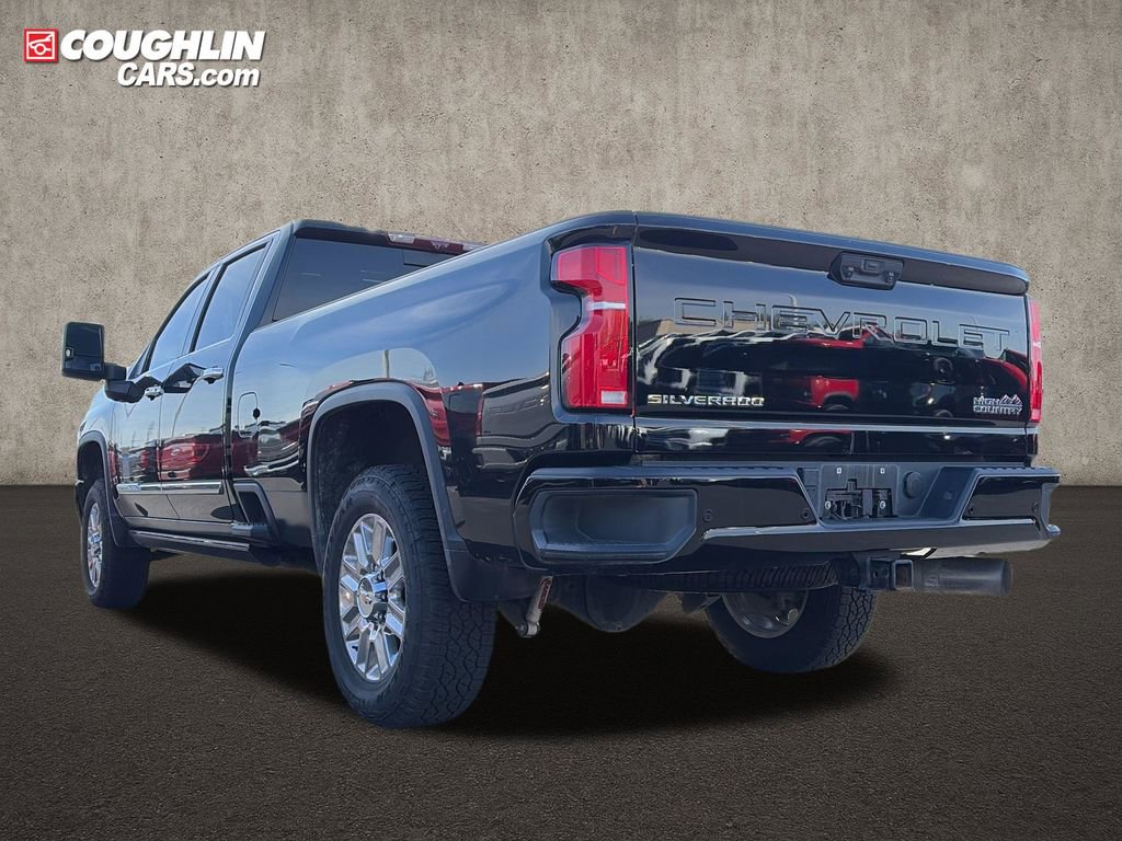 Used 2025 Chevrolet Silverado 2500 High Country w/ High Country Premium Package AWD/4WD image 4