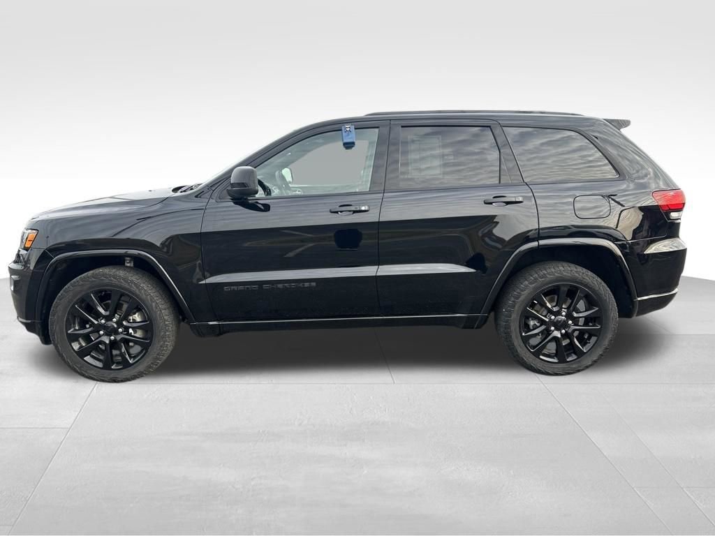 Used 2019 Jeep Grand Cherokee Altitude image 2