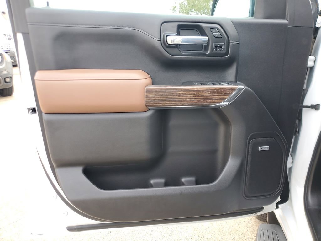 Used 2020 Chevrolet Silverado 1500 High Country w/ Technology Package image 17