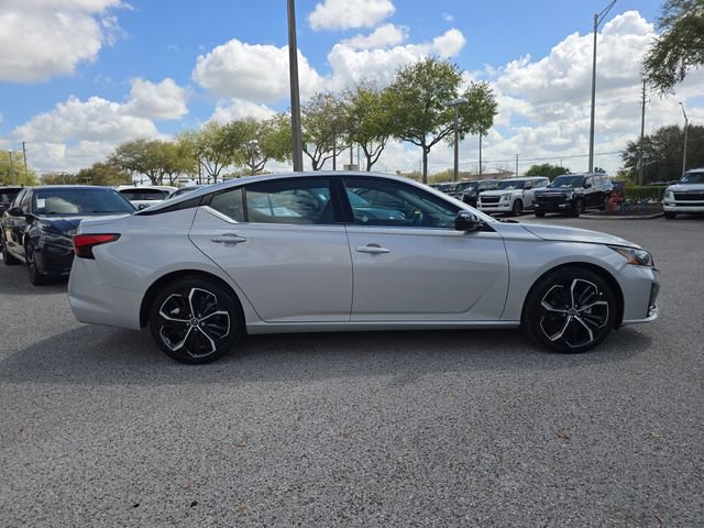 Certified 2025 Nissan Altima 2.5 SR image 8